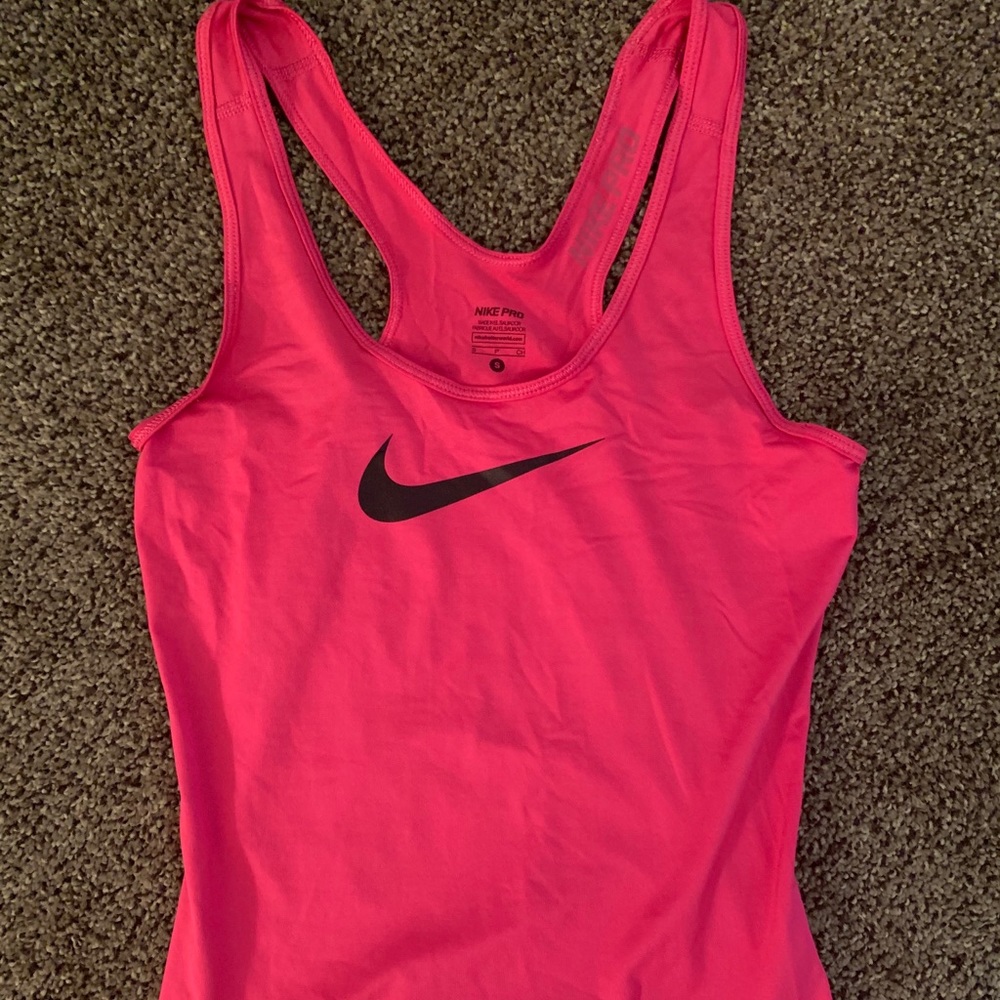 Nike Pro Women’s Fitted Tank